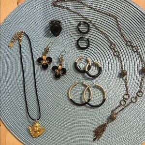 Black and Goldtone Jewelry Set- 7 pieces